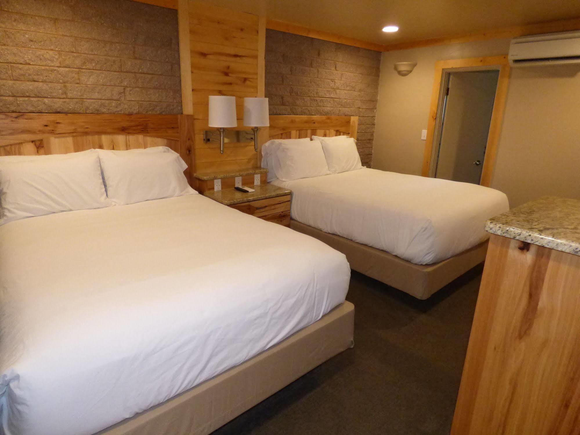 Canyon Lodge Motel Пангіч Екстер'єр фото