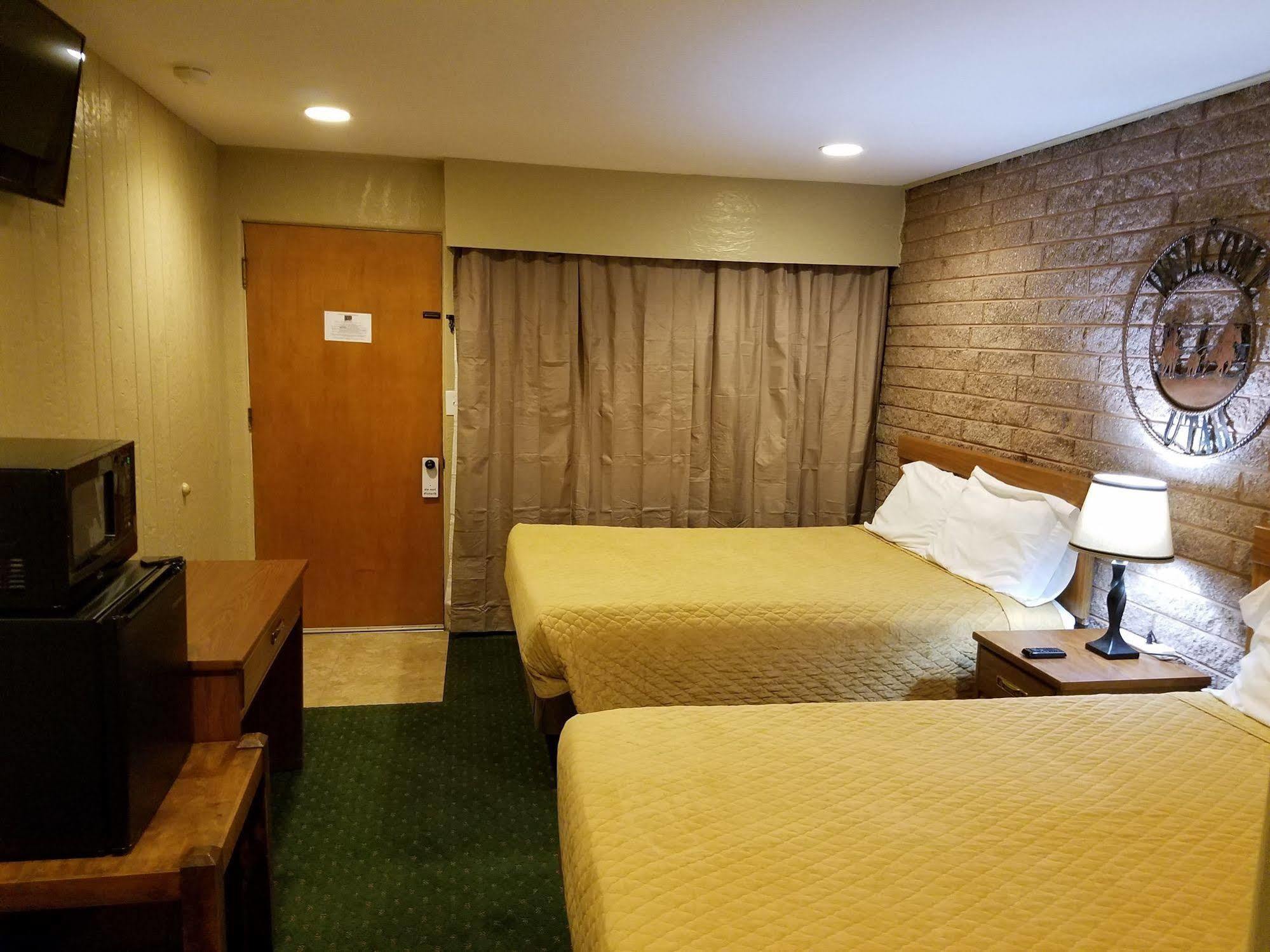 Canyon Lodge Motel Пангіч Екстер'єр фото